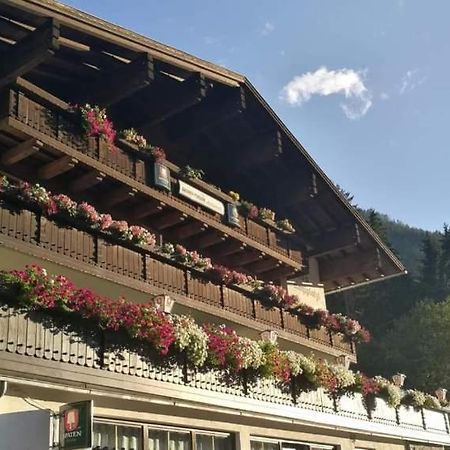 Gasthof Pension Kohlplatzl Hotell Hopfgarten in Defereggen Exteriör bild