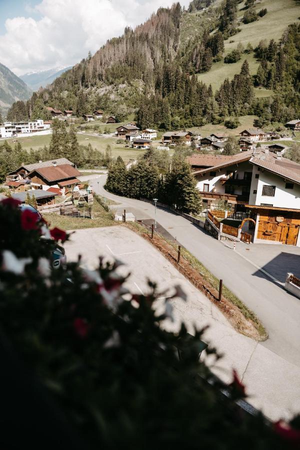 Gasthof Pension Kohlplatzl Hotell Hopfgarten in Defereggen Exteriör bild